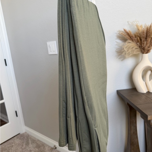 Max & Mia Women's 2 Pc Lounge Set Size Small - Picture 11 of 12